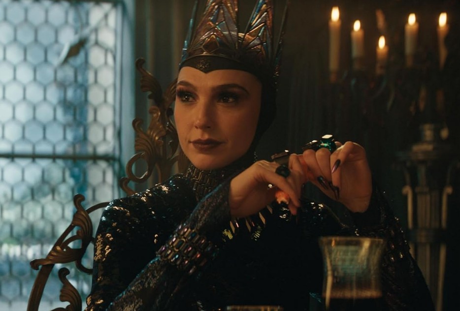 gal gadot snow white evil queen