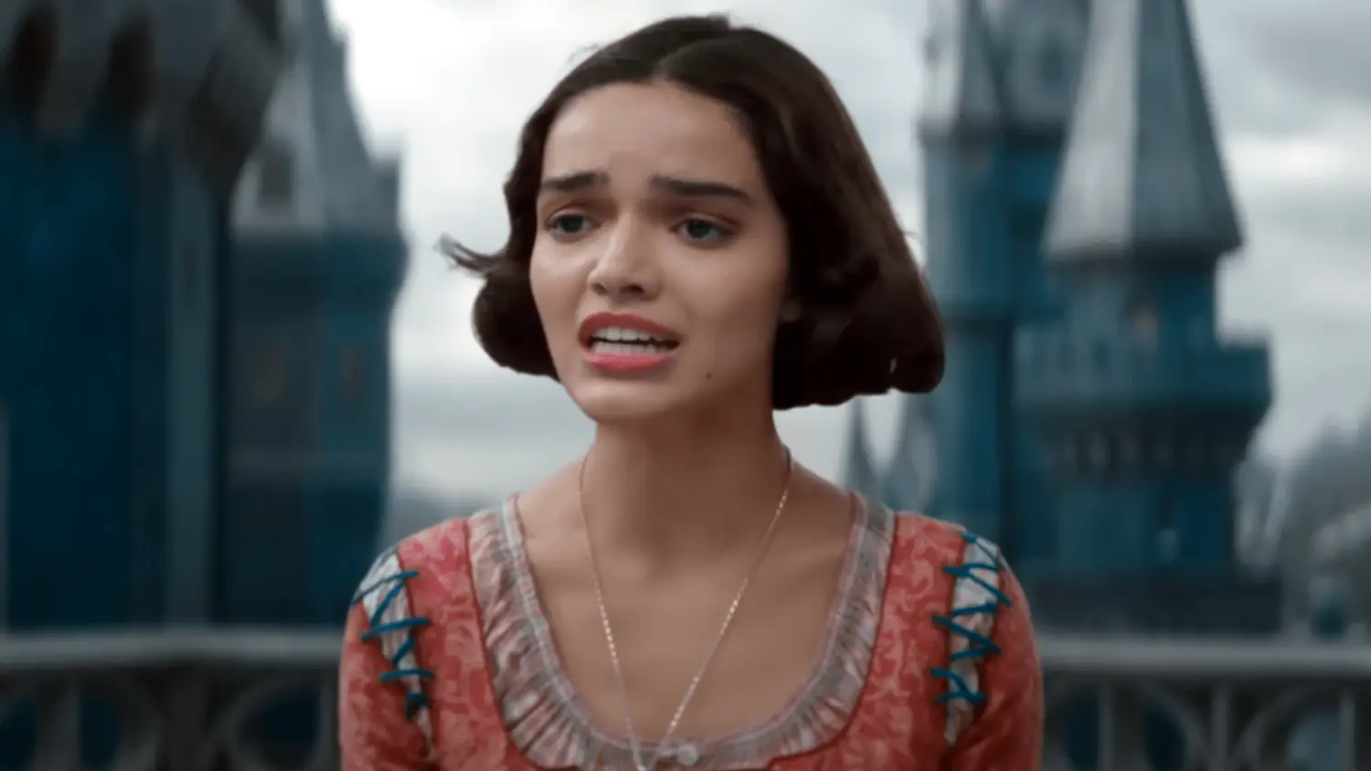 Rachel Zegler On A Leash: Disney Cancels Snow White UK Premiere