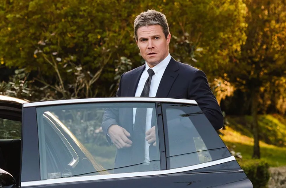 suits la stepen amell nbc