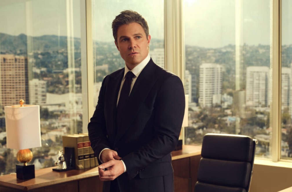 suits la stephen amell suits la stephen amell