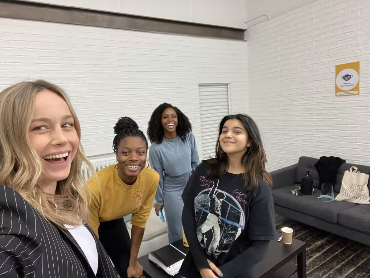 brie larson selfie marvels Brie Larson, Teyonah Parris, Iman Vellani, Nia DaCosta