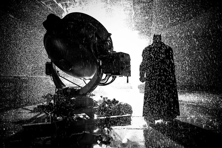 ben affleck batman zack snyder rain light image