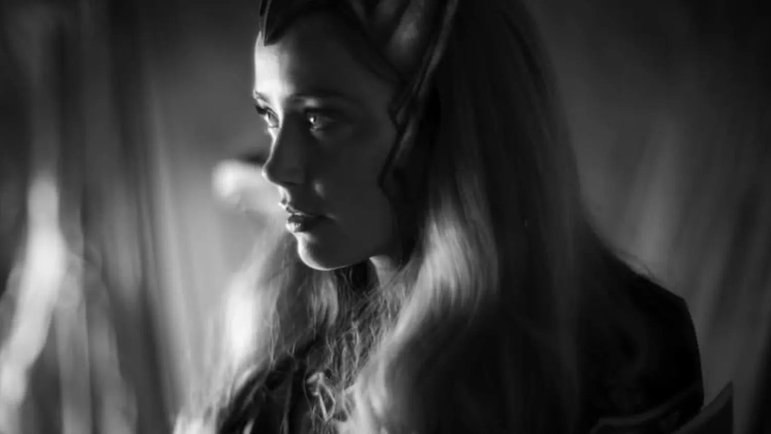 Zack Snyder Fuels Justice League 2 Hype with Amber Heard Image