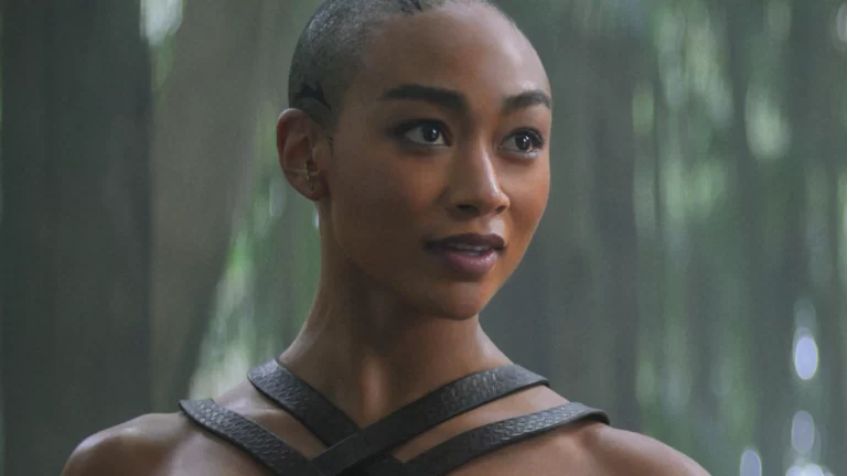 New Mortal Kombat II Images Spotlight Kitana, Jade, and Director Simon McQuoid