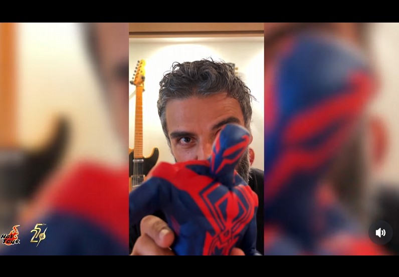 oscar isaac hot toys spiderverse