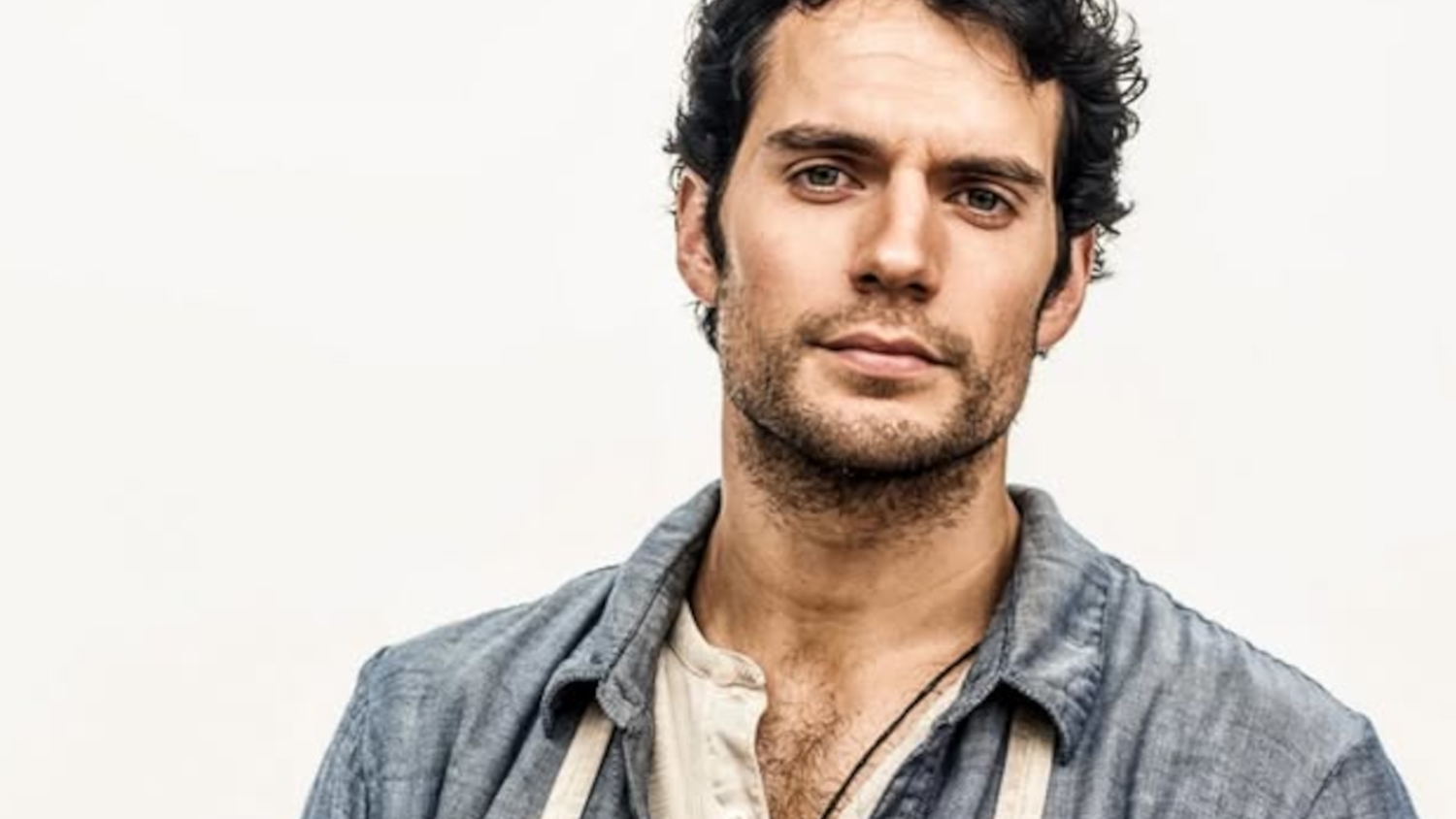 zack snyder henry cavill clark kent this is my world Zack Snyder Shares Image of Henry Cavill as Clark Kent: 'This Is My World'