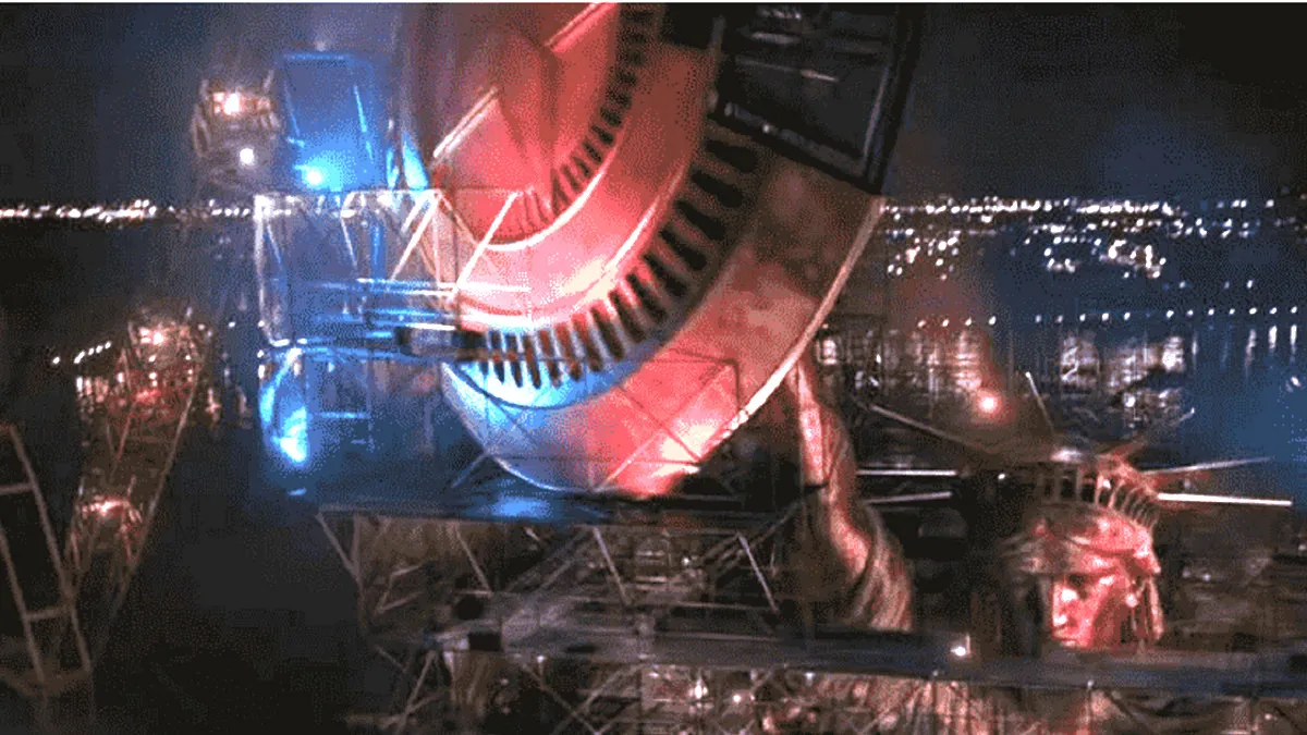 statue of liberty spider man no way home statue of liberty spider man no way home