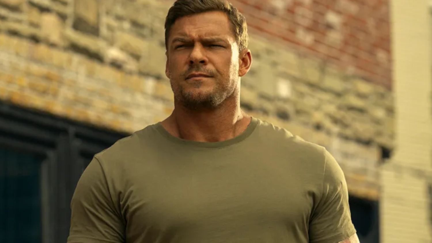 Alan Ritchson’s Neighbor Says He Confronted Reacher Star Over Speeding Motorcycle