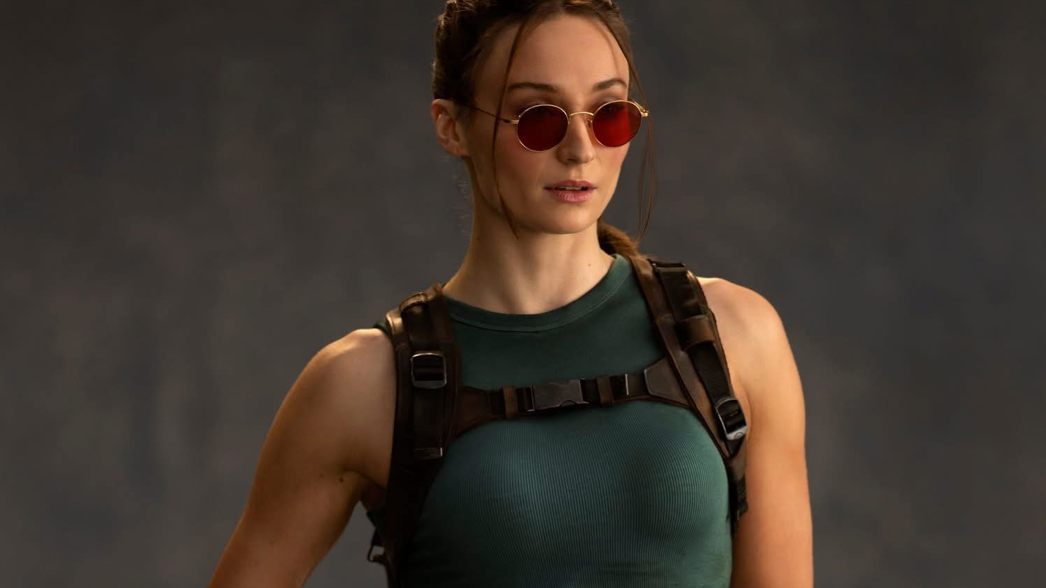 New Tomb Raider Set Photos Reveal Sophie Turner’s Tactical Lara Croft