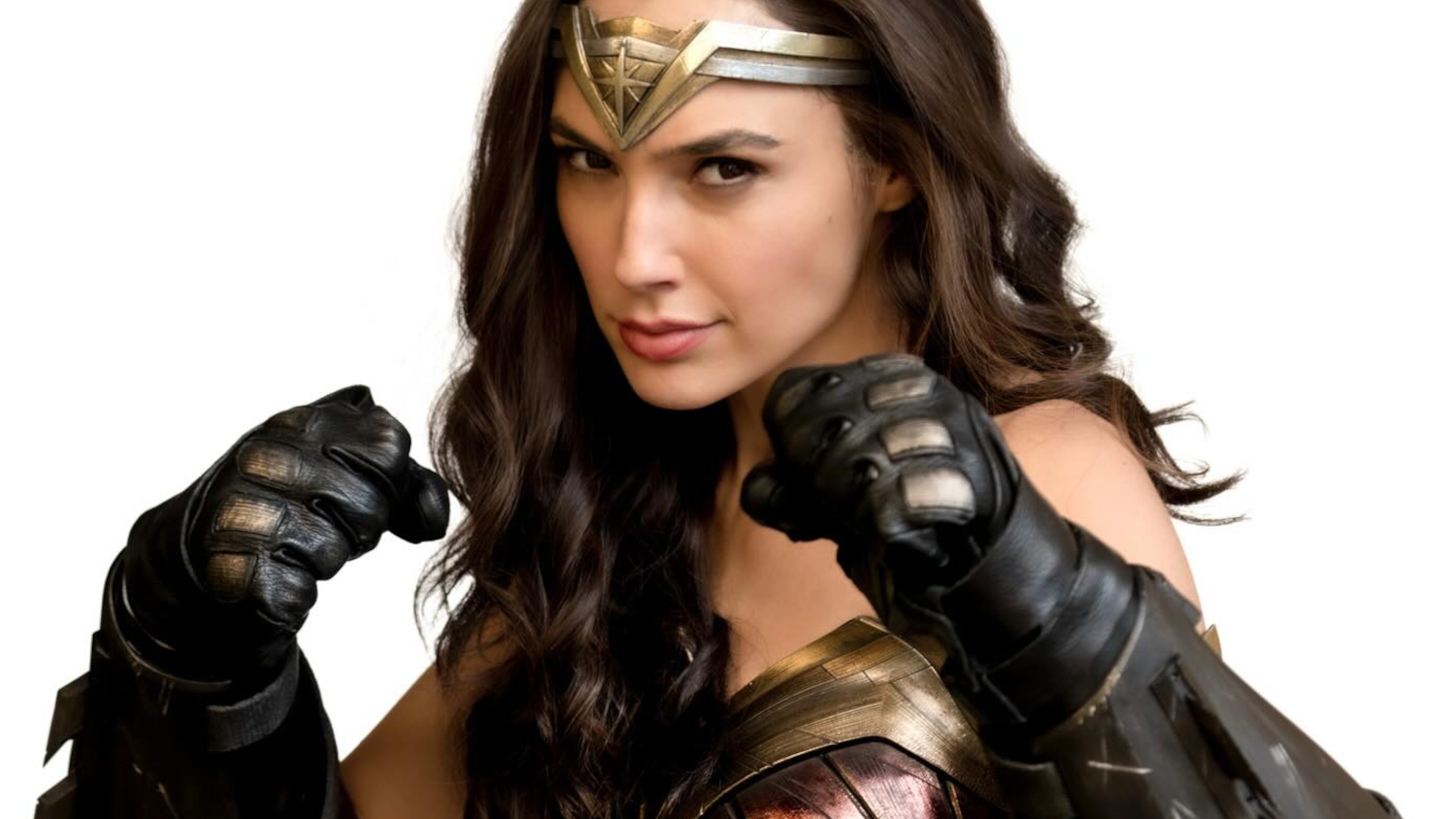 zack snyder gal gadot batman Zack Snyder Shares Wonder Woman With Batman’s Gauntlets As Justice League Countdown Rolls On