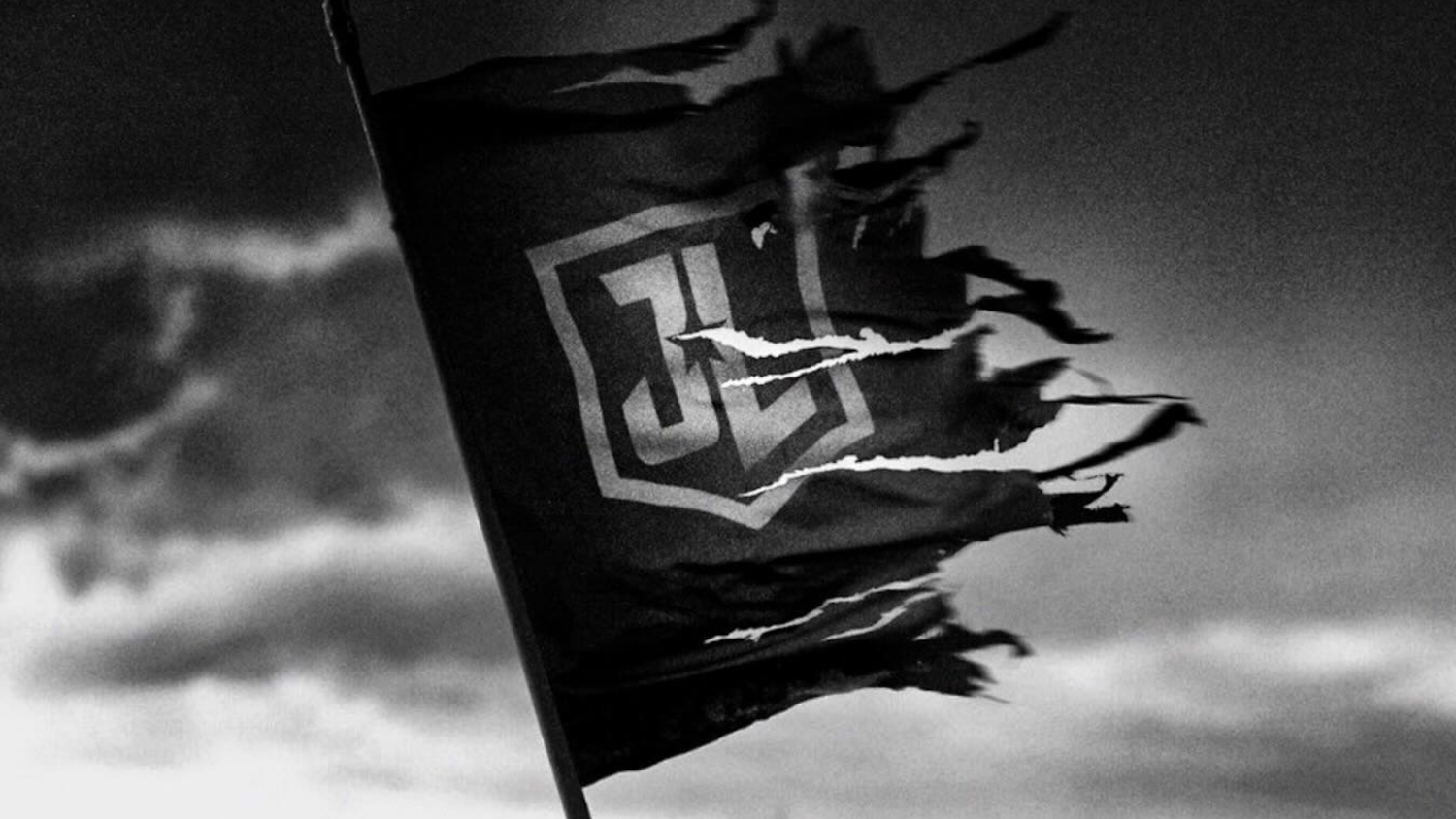 zack snyder justice league anniversary fans Zack Snyder Teases Justice League Anniversary: 'Powered By Fans'