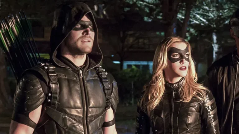 SnyderVerse Return Buzz Sparks Arrowverse Comeback Talk