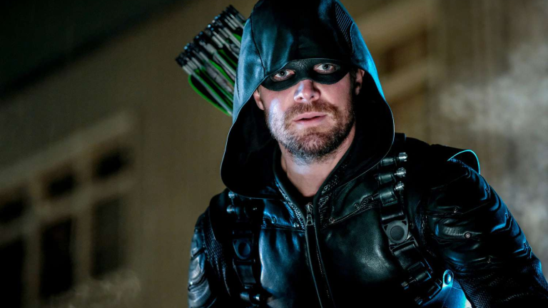 Baywatch Reboot Casts Arrow’s Stephen Amell As Lead