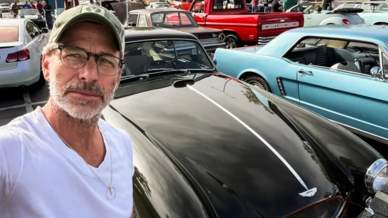 Zack Snyder Shows Off Bruce Wayne’s Car