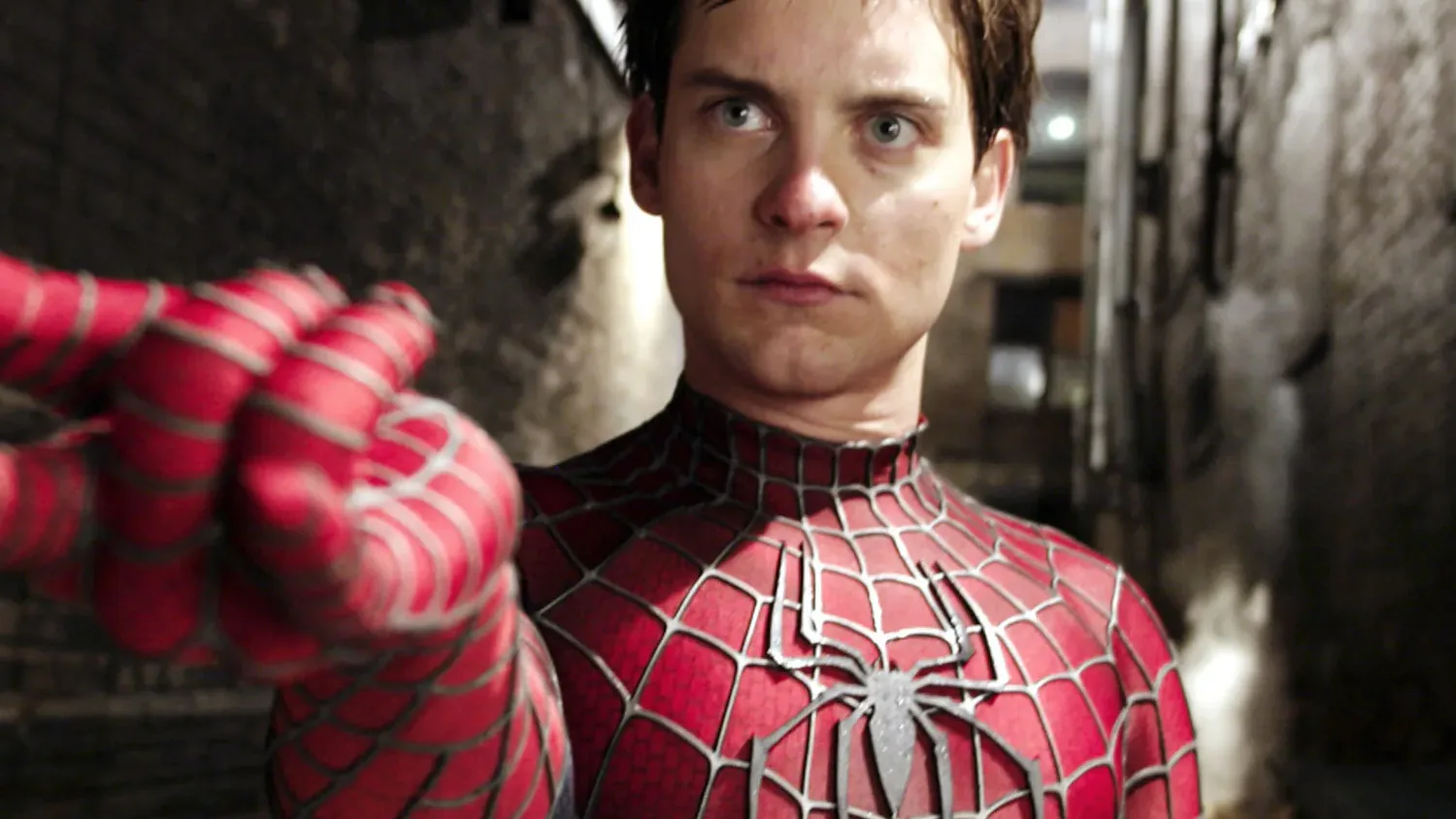 Batman Writer Mattson Tomlin Wants Spider-Man 4, Trying to Contact Sam Raimi